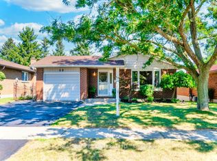 60 Sandsprings Cres, Kitchener, ON N2E2A6