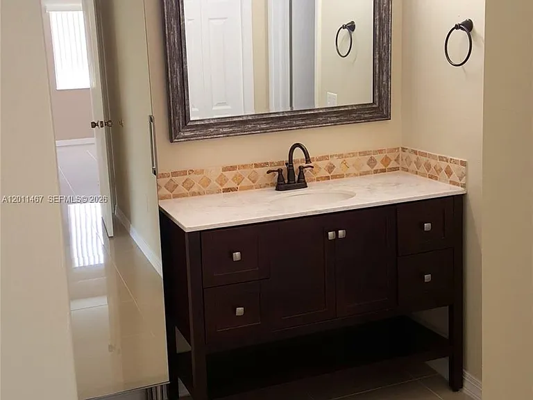 213 Lakeview Dr #201 — Photo 11
