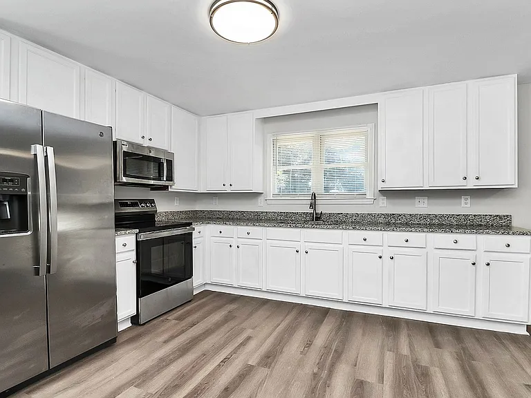2429 Marlowe Ave — Photo 9