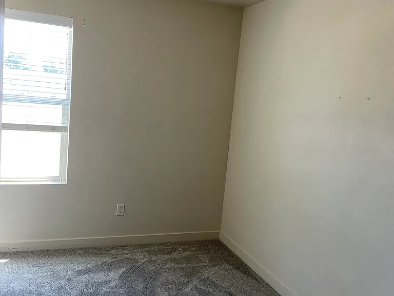 230 N 750 E — Photo 9