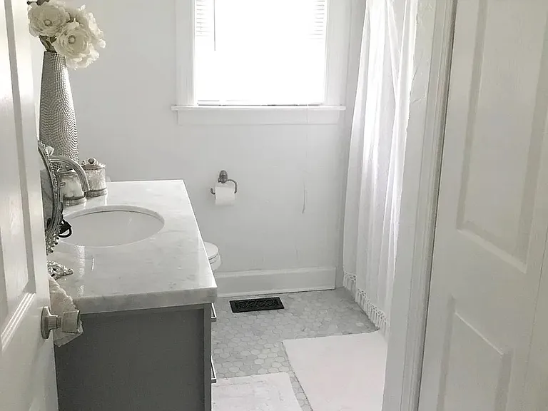 1300 Plymouth Ave — Photo 10