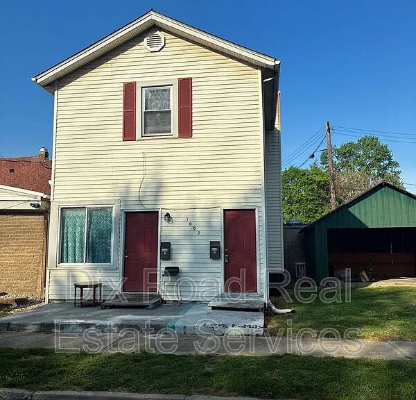 1002 Auburn St #2 — Photo 1