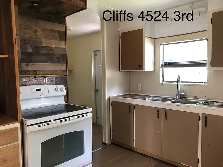 4524 3rd Ave — Photo 3