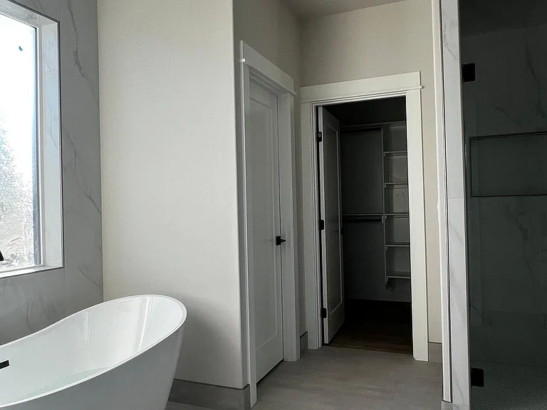 2326 Siena Ave — Photo 6