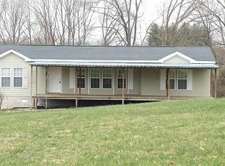 126 Cattle Ln, Hilham, TN 38568