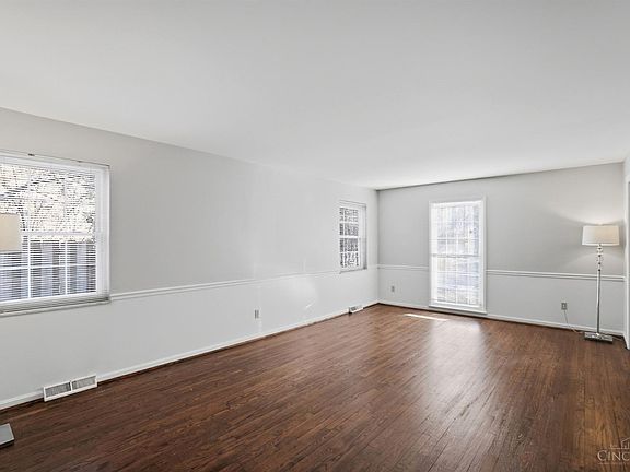 5th image of 8677 Shagbark Dr