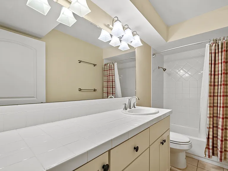 306 Hub Dr — Photo 14