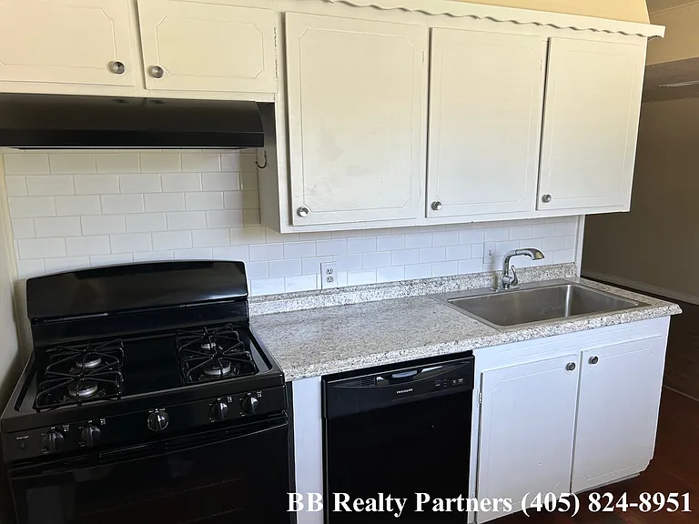 3147 S Louisville Ave — Photo 6