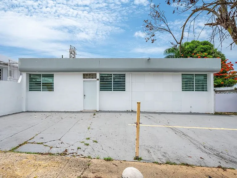 Urb Crown Hills 127 Calle Carite — Photo 1