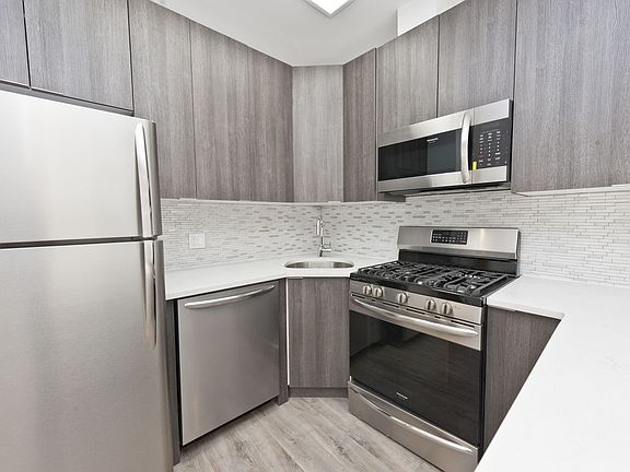 4th image of 2535 18th St APT 2B