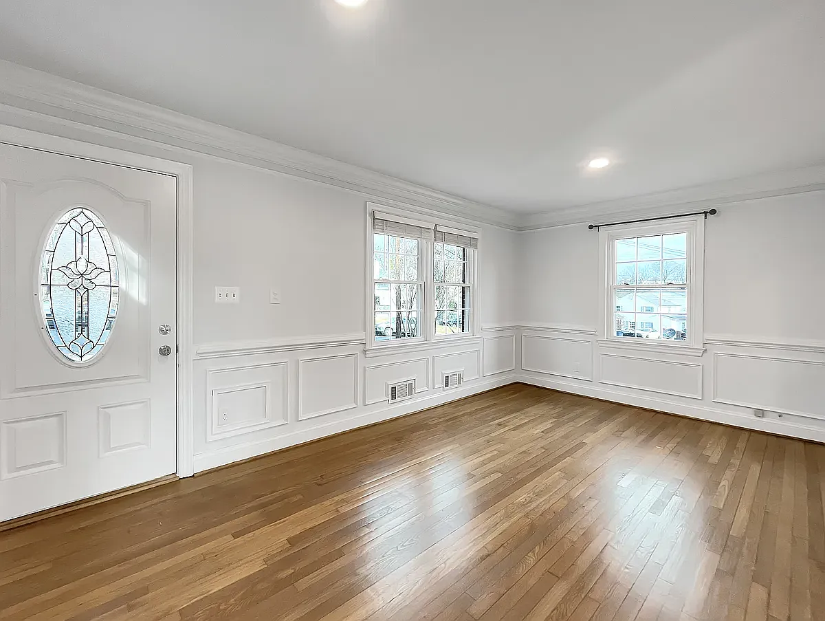 4 bed, 2200 sqft, $4,100 — Photo 1