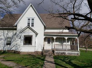 9702 Main St, Hebron, IL 60034