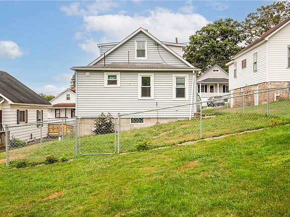 4th image of 118 1st St