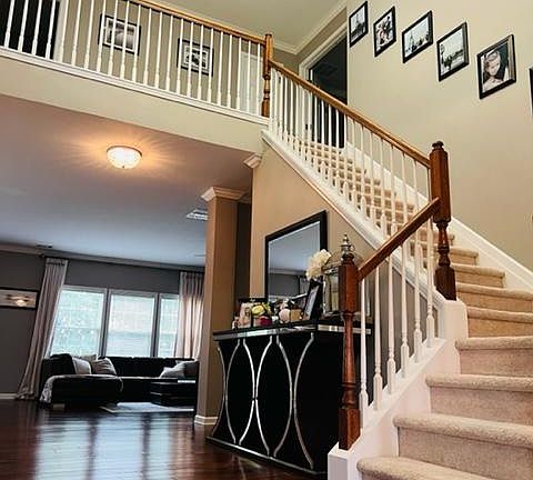 4th image of 304 Abbey Gardens Ln