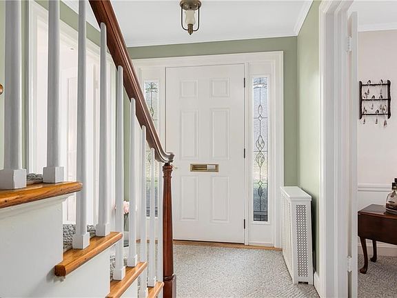 4th image of 111 Catlin Ave