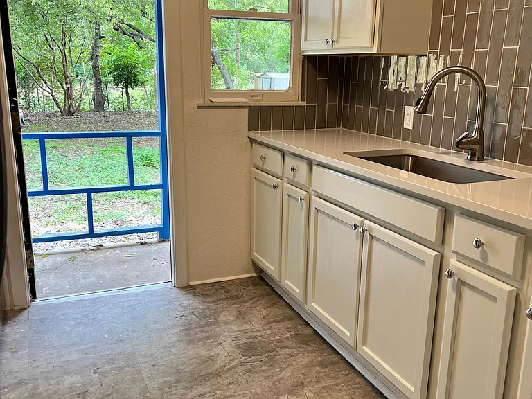 1015 Haynes St #1015 — Photo 6