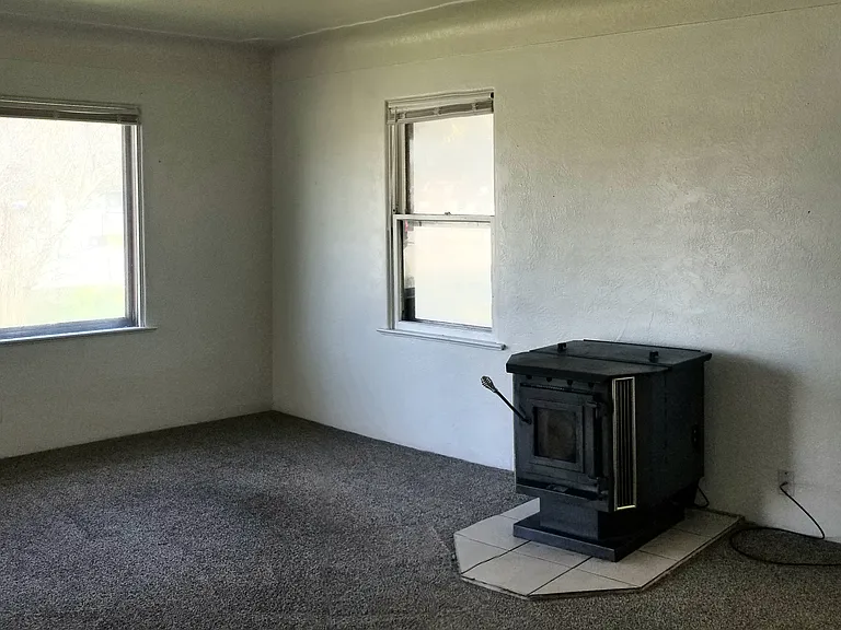 2910 N Middleton Rd — Photo 2