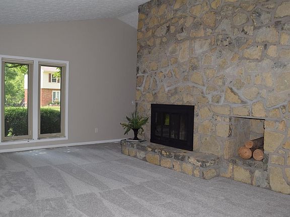 2nd image of 5602 Williamsburg Way