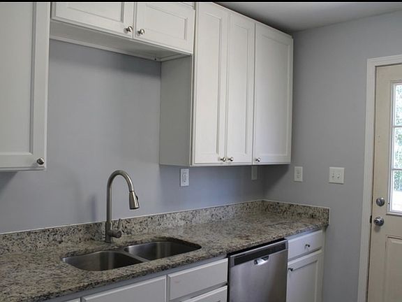 3rd image of 1419 Filbert St