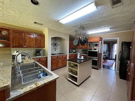 5th image of 3821 Johnstown Dr