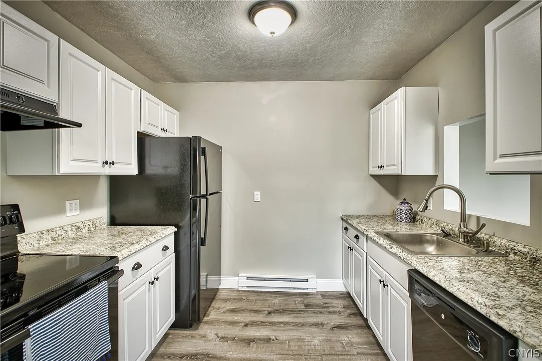 2 bed, 1.0 bath, 900 sqft, $1,100 — Photo 3
