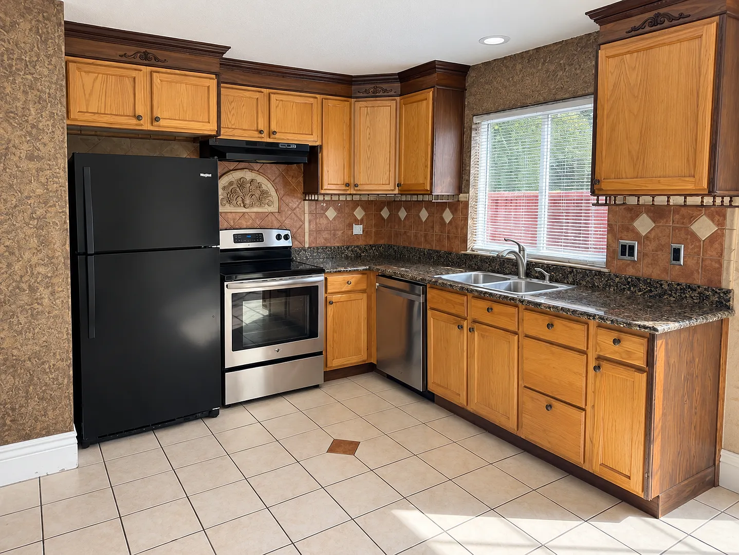 6080 Garfield Avenue — Photo 2