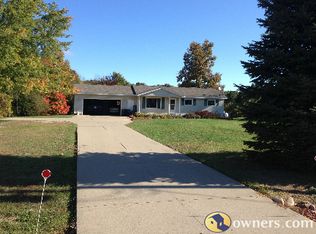 2217 Miark Dr, Lapeer, MI 48446