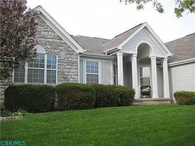 3rd image of 870 Dunvegan Cir