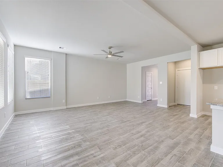 2623 Finley Ln — Photo 10
