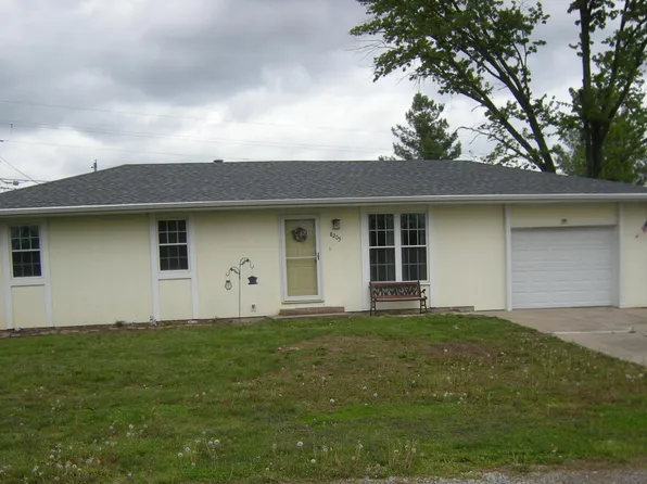 8205 W Trails West Dr, Columbia, MO 65202