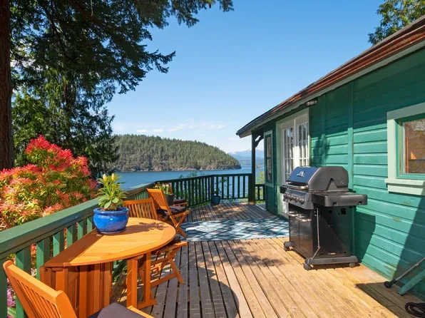 1587 Mount Gardner Rd, Bowen Island, BC V0N 1G2