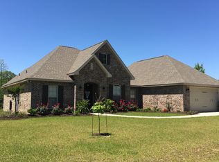 25 W Crockett Dr, Sumrall, MS 39482