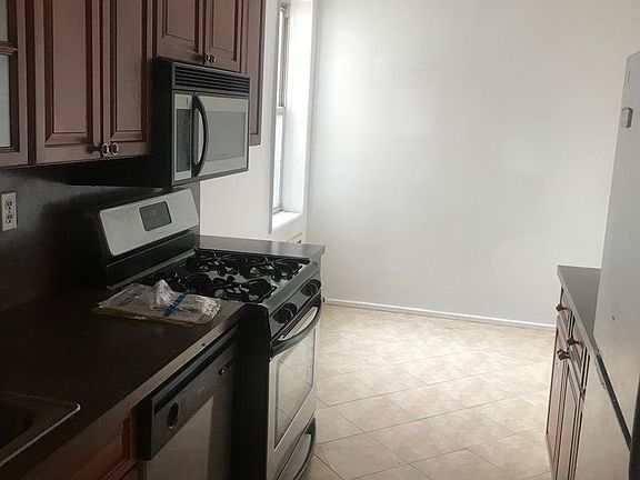 2nd image of 6393 Woodhaven Blvd