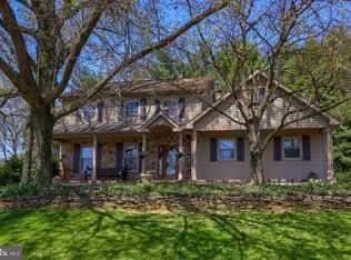 2627 Breezewood Dr, Lancaster, PA 17601