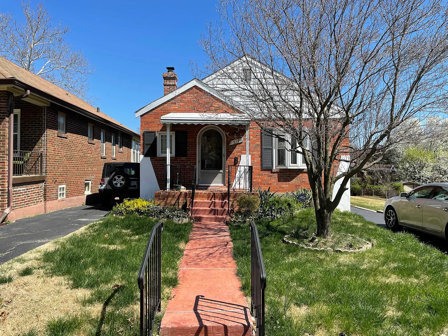1506 Bredell Ave photo 1