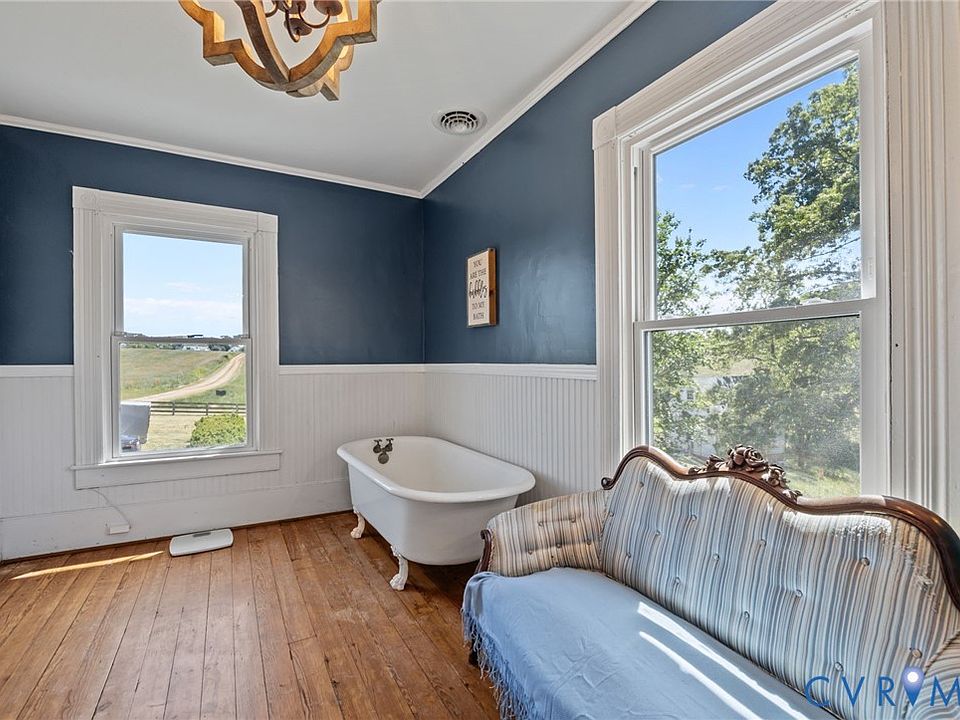 31st image of 9700 Glebe Ln