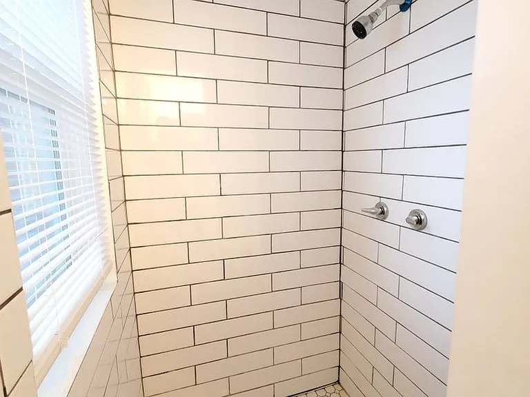 911 Fruit Ave NW — Photo 11