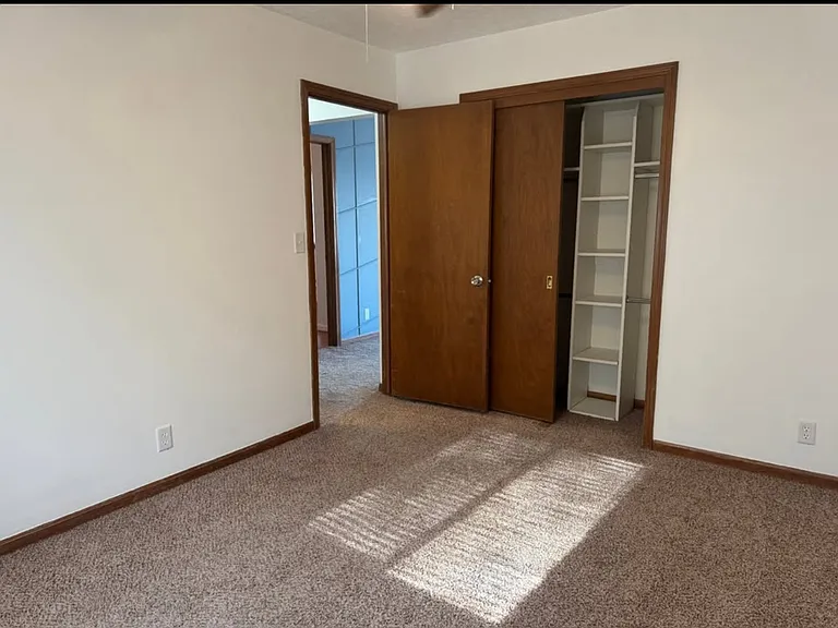 5701 S 52nd St — Photo 19