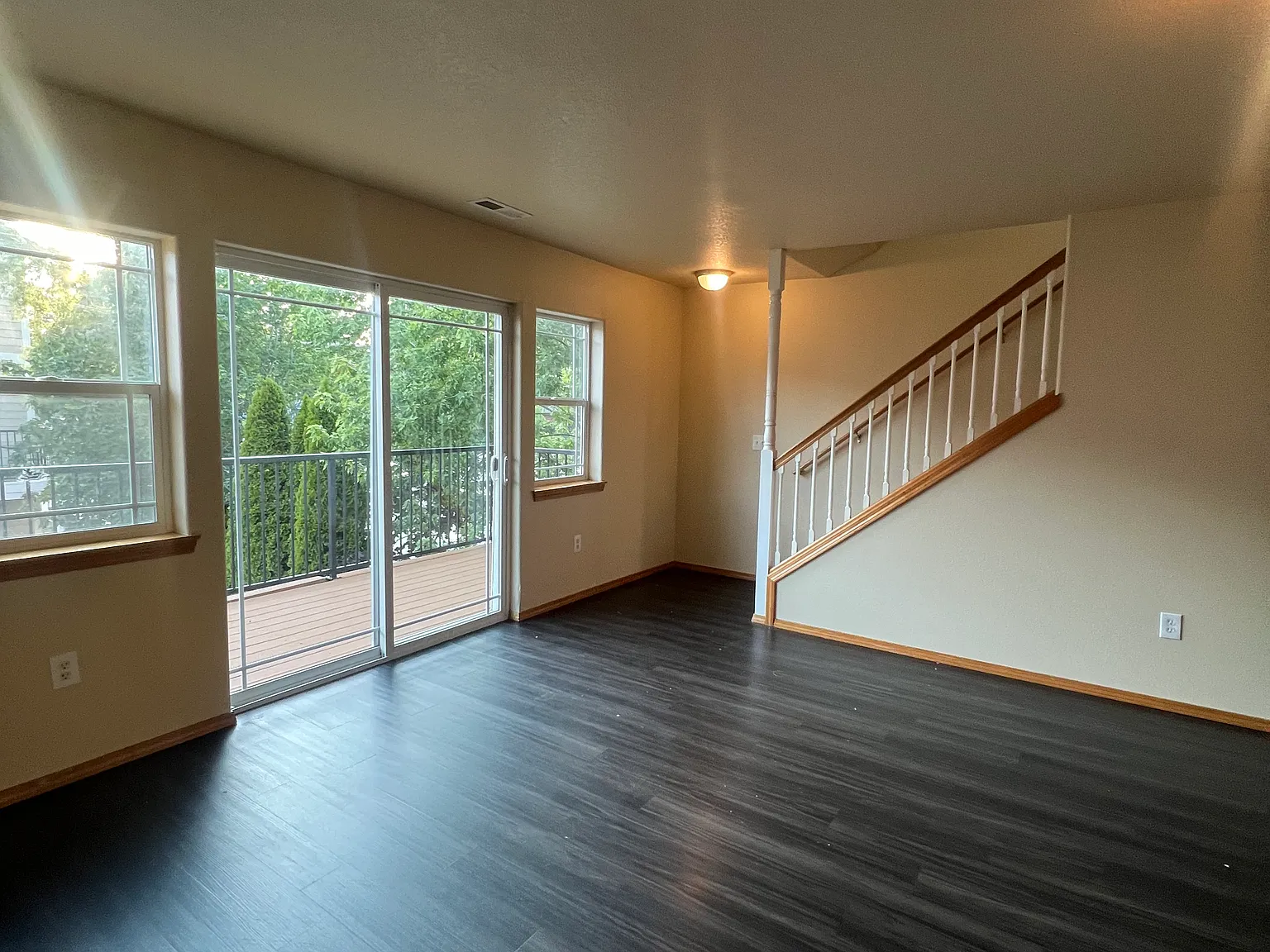 3 bed, 2.5 bath, 1437 sqft, $1,985 — Photo 4