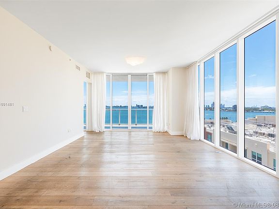 4th image of 2020 N Bayshore Dr APT 910