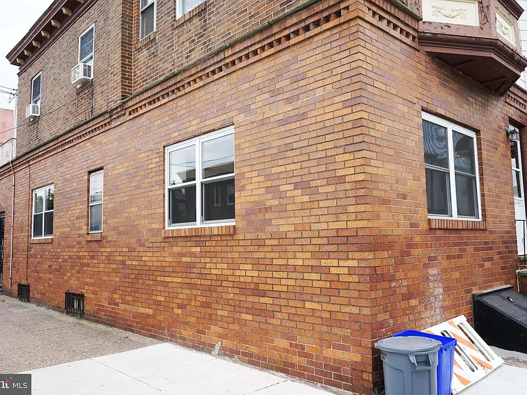 2601 S Iseminger St #1 — Photo 9