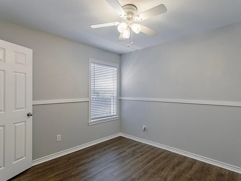 8915 Wild Rose Ln — Photo 20