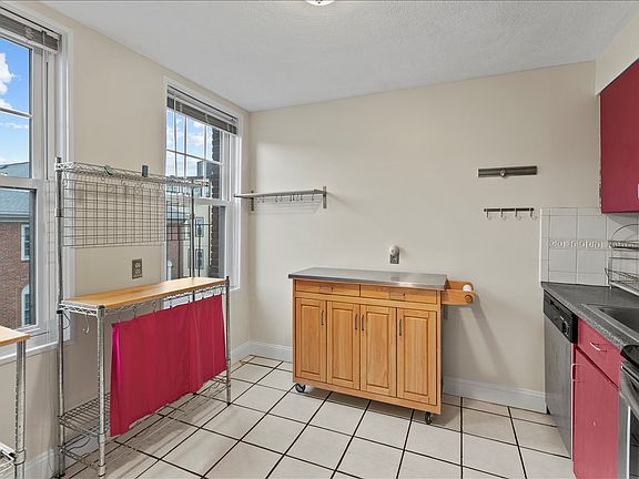 5th image of 100 Lanark Rd