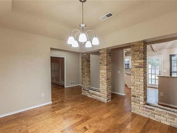 3rd image of 2509 Lawndale Dr