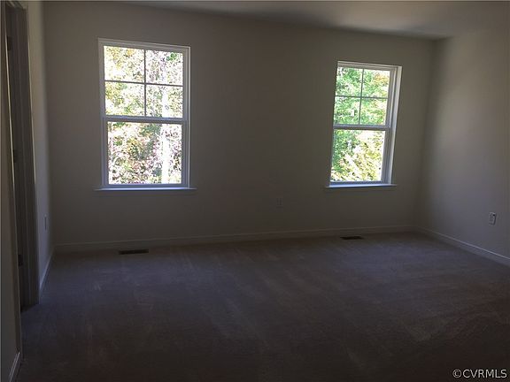 5th image of 130 New Market Vlg