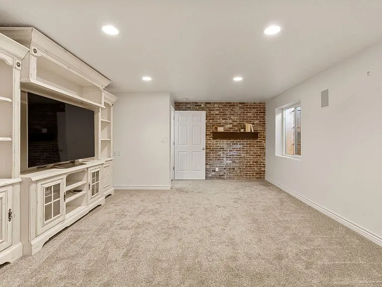 929 S Golda Ave — Photo 29