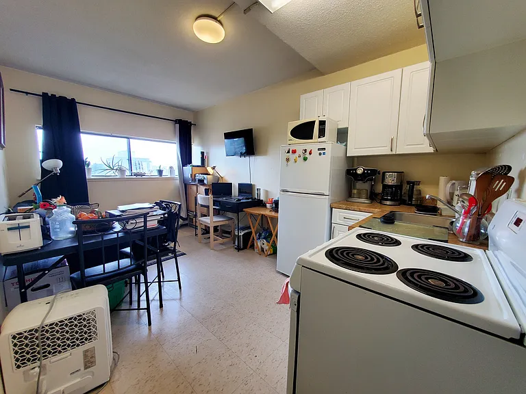 401 Princess St — Photo 17
