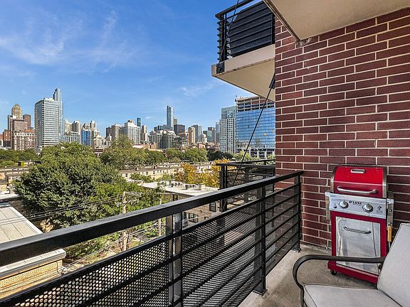 5th image of 873 N Larrabee St APT 510