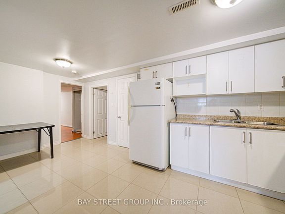 3rd image of 5 Lockdare St #Basement