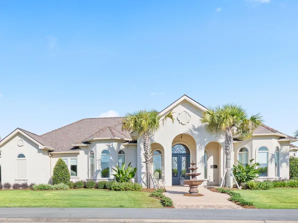 1002 The Lake Dr, Broussard, LA 70518